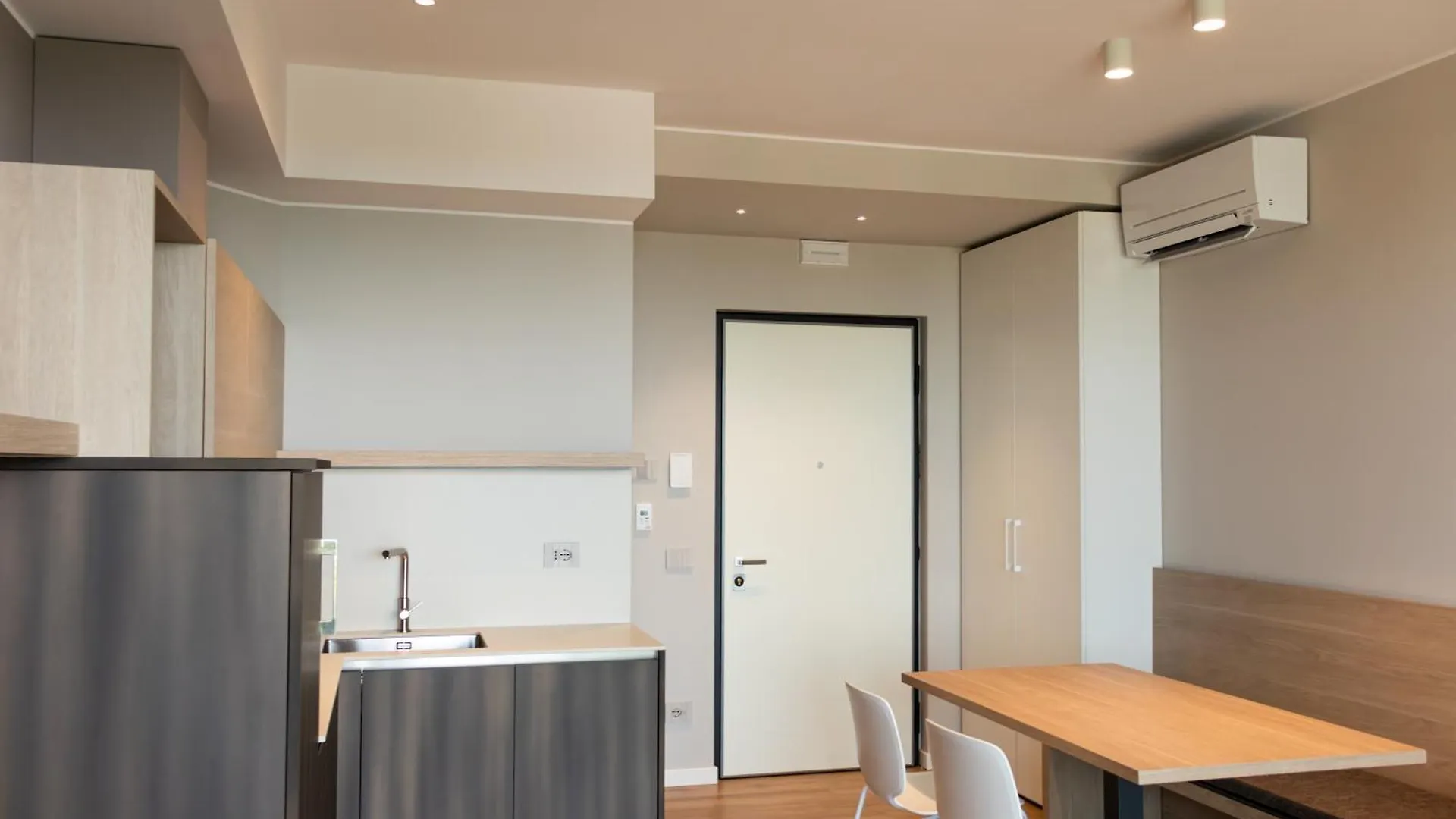 Lido Vista Apartments 拉齐塞